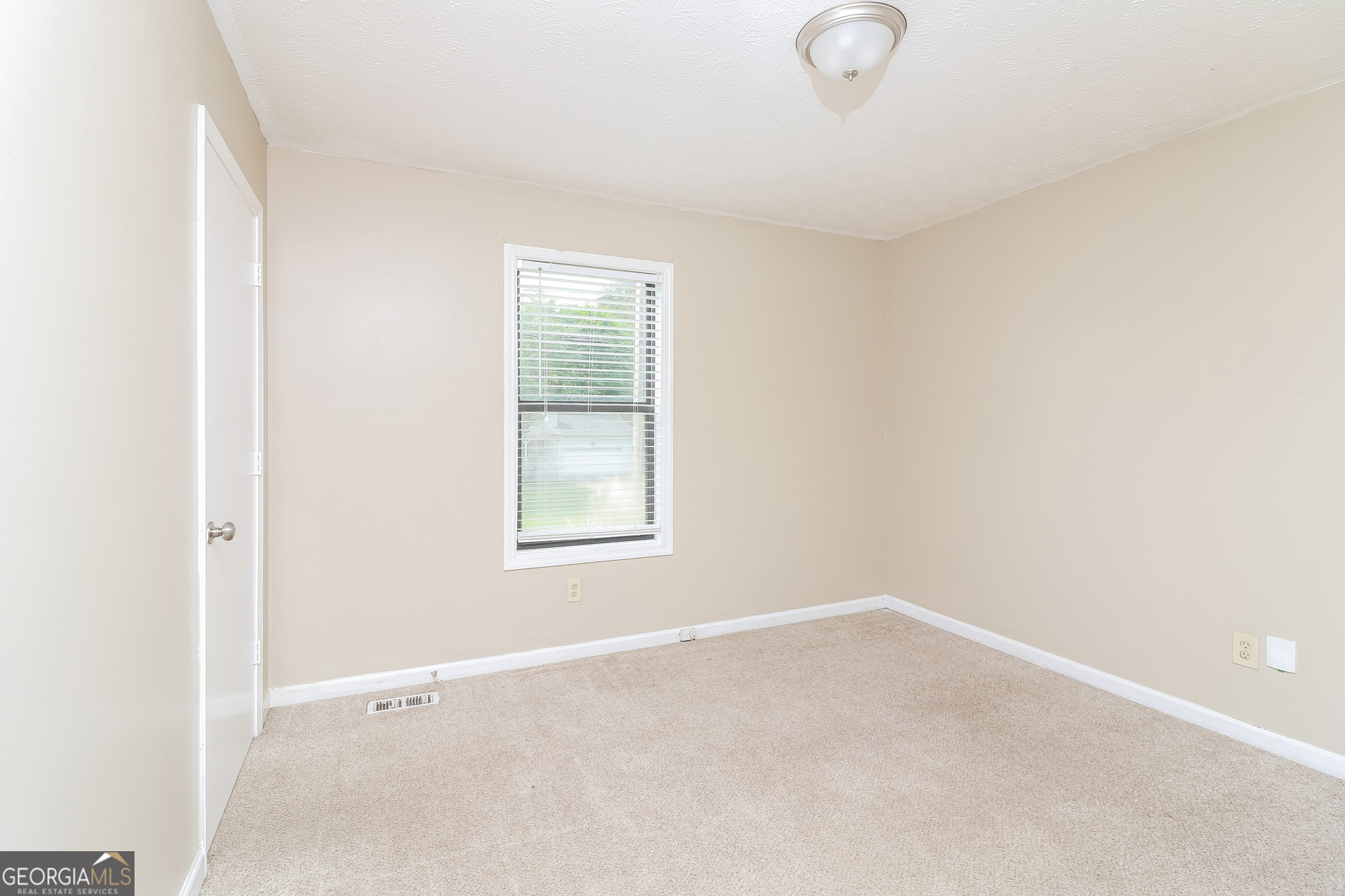 WESTWOOD MEADOWS - Residential Lease