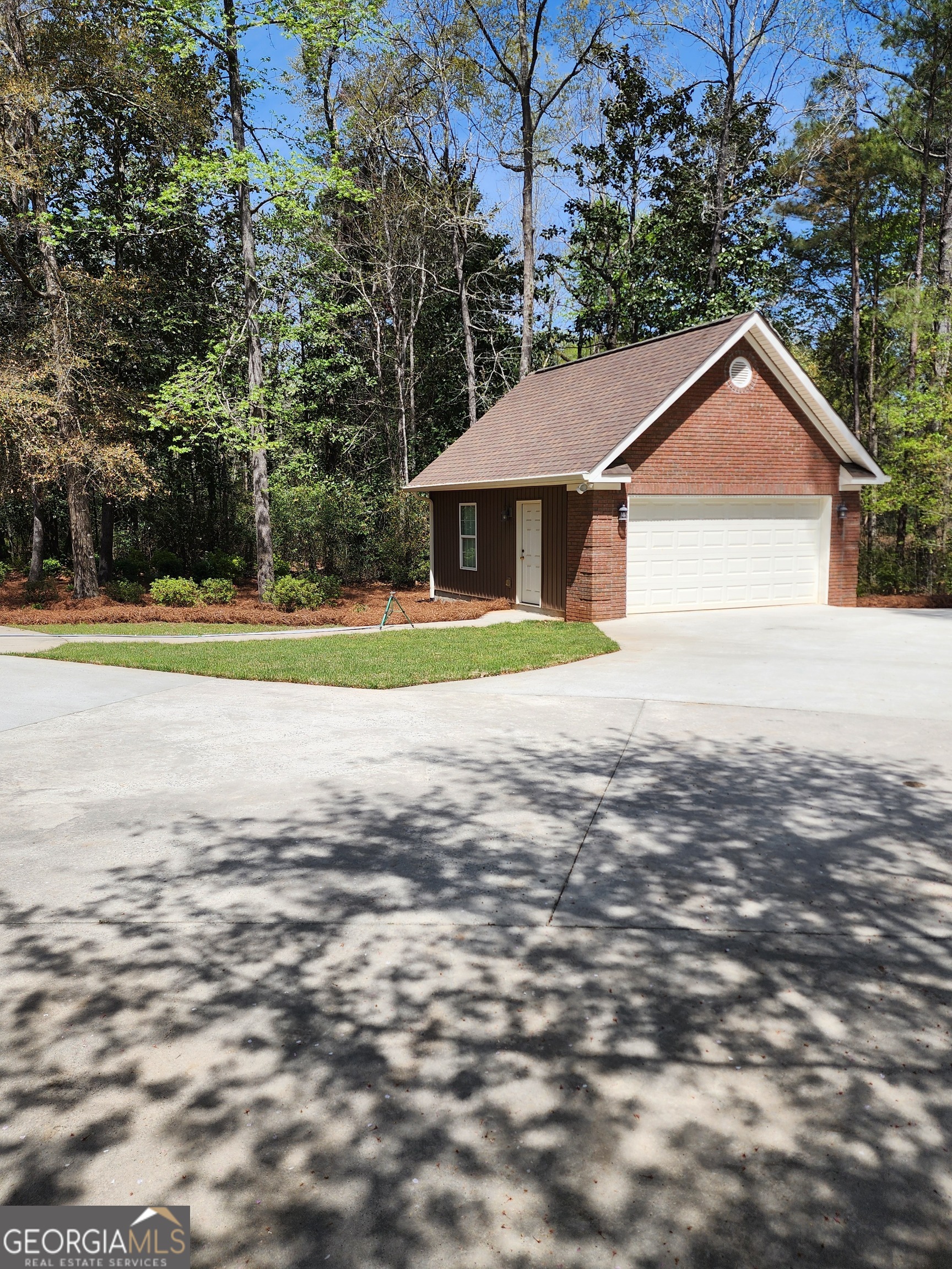 213 Falcon Crest