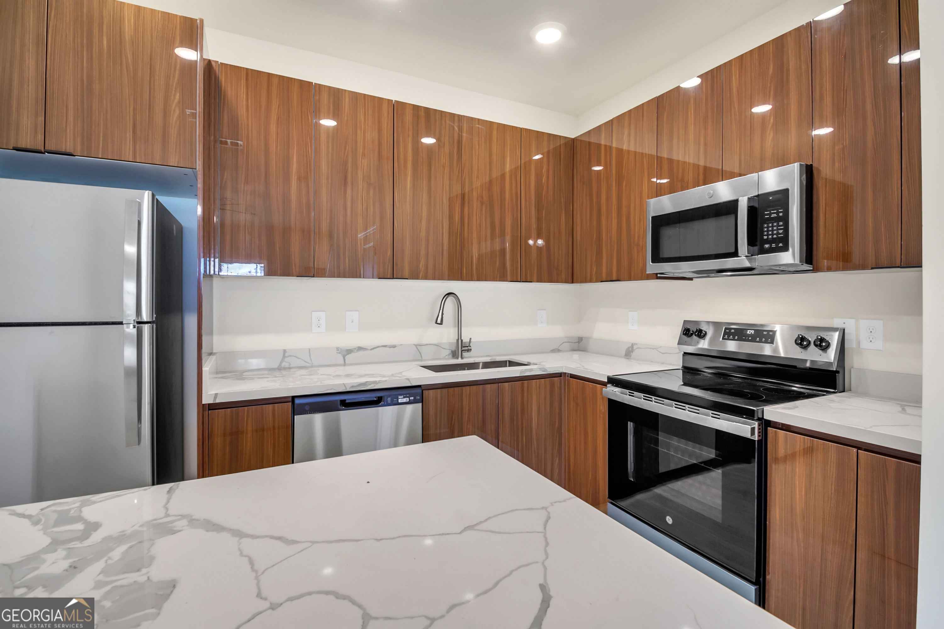 50 S Jackson ST UNIT 402