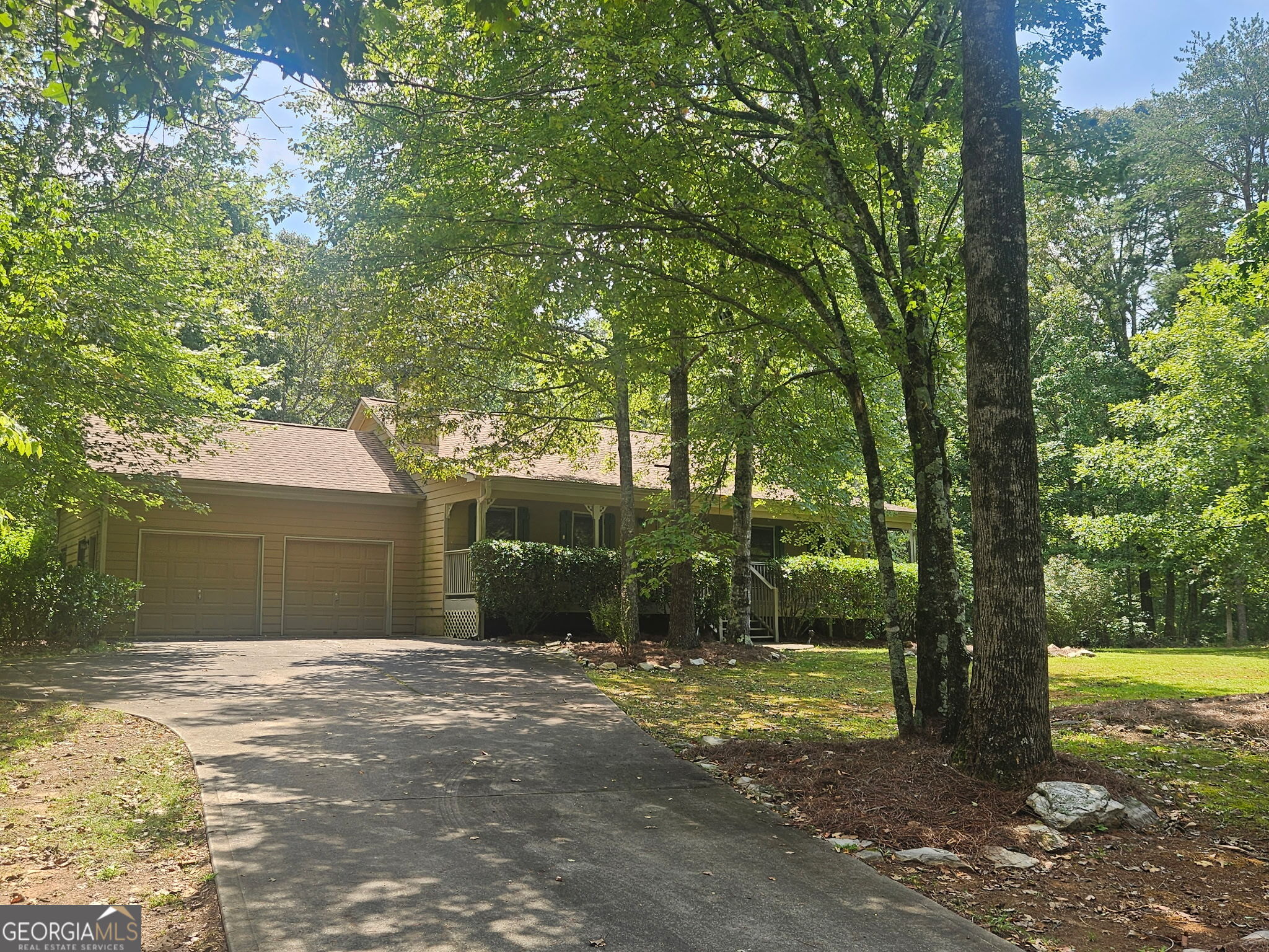Welcome to this spacious 3BR/3BA ranch-style home with nearly 2,200 sq ft in desirable West Pickens County! Features include a cathedral-ceiling family room, large eat-in kitchen, and finished basement with second family room, full bath, large bedroom, and workshop. Enjoy a private backyard on a level .85-acre corner lot, in Chimney Ridge Subdivision, close to schools, shopping, churches, and medical offices. Roof replaced in 2018, basement just refinished, Termite bond in place. Home is in an estate and is being "sold as is."