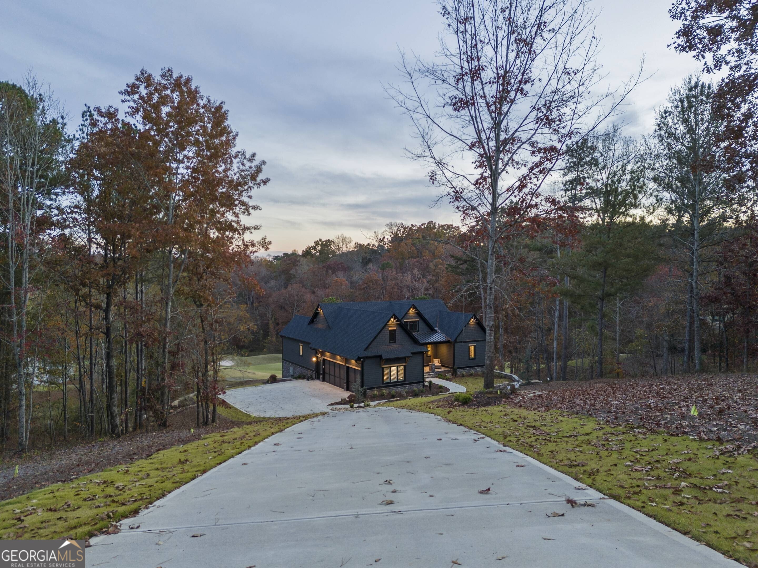 Toccoa, Georgia 30577, United States, 6 Bedrooms Bedrooms, ,5 BathroomsBathrooms,Residential,Pending,78449