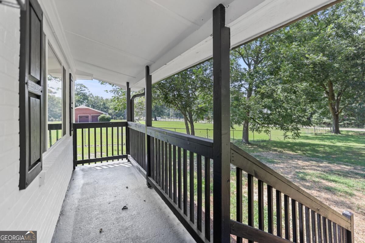 4993 Loan Oak RD