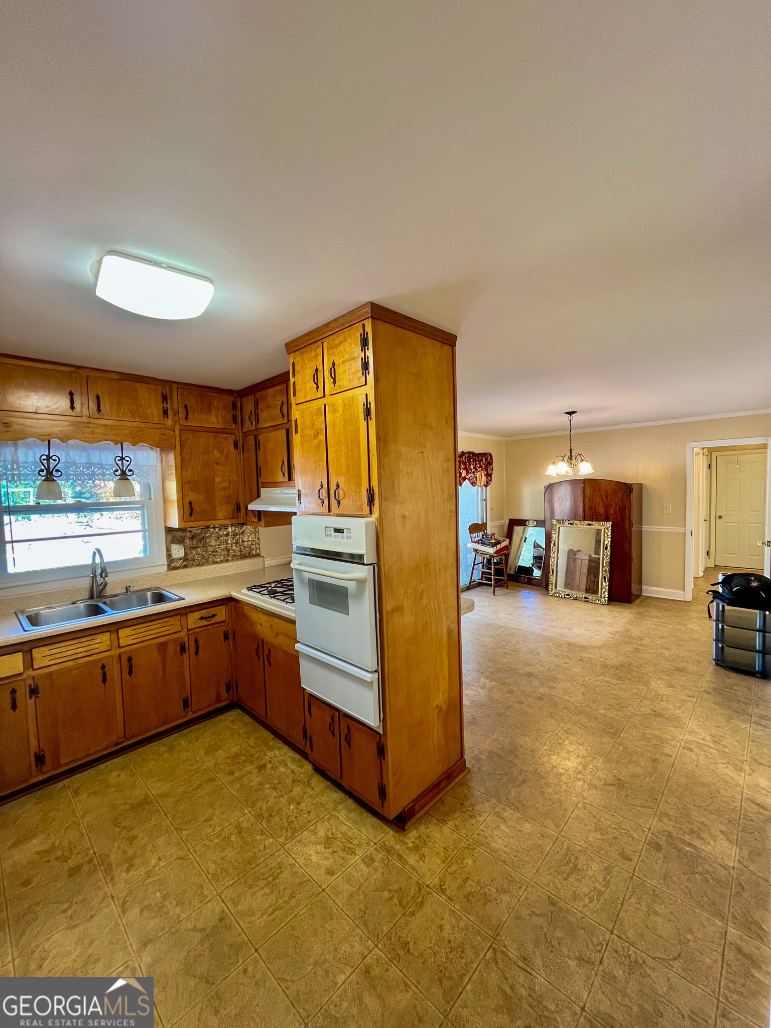 626 Barksdale DR