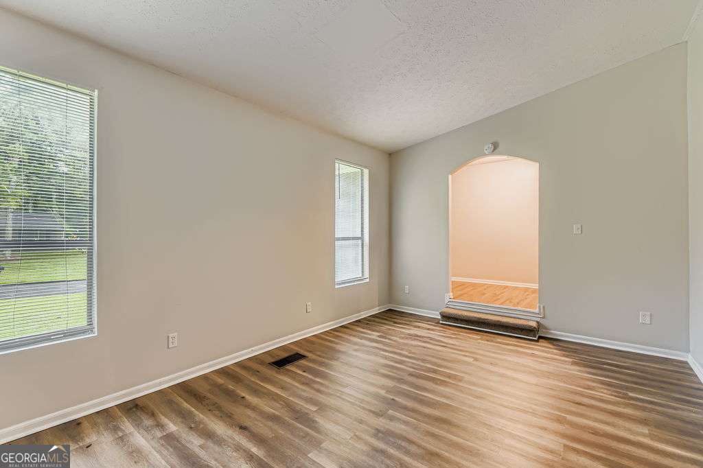 5455 Red Berry LN SW