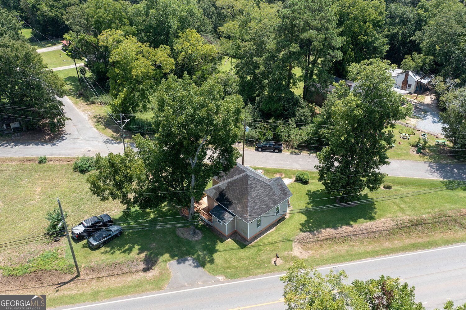 823 Cooper DR NE