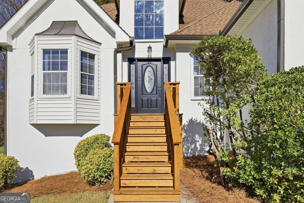 Photo of 68 Winward Way SE, Smyrna, GA 30082 (MLS # 10670790)