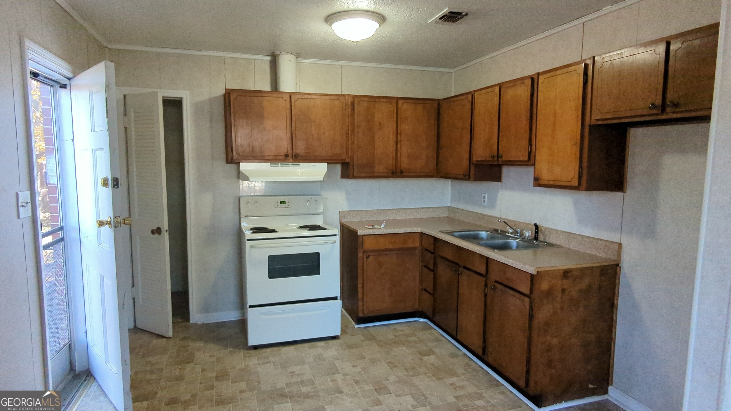 906 Holloway AVE