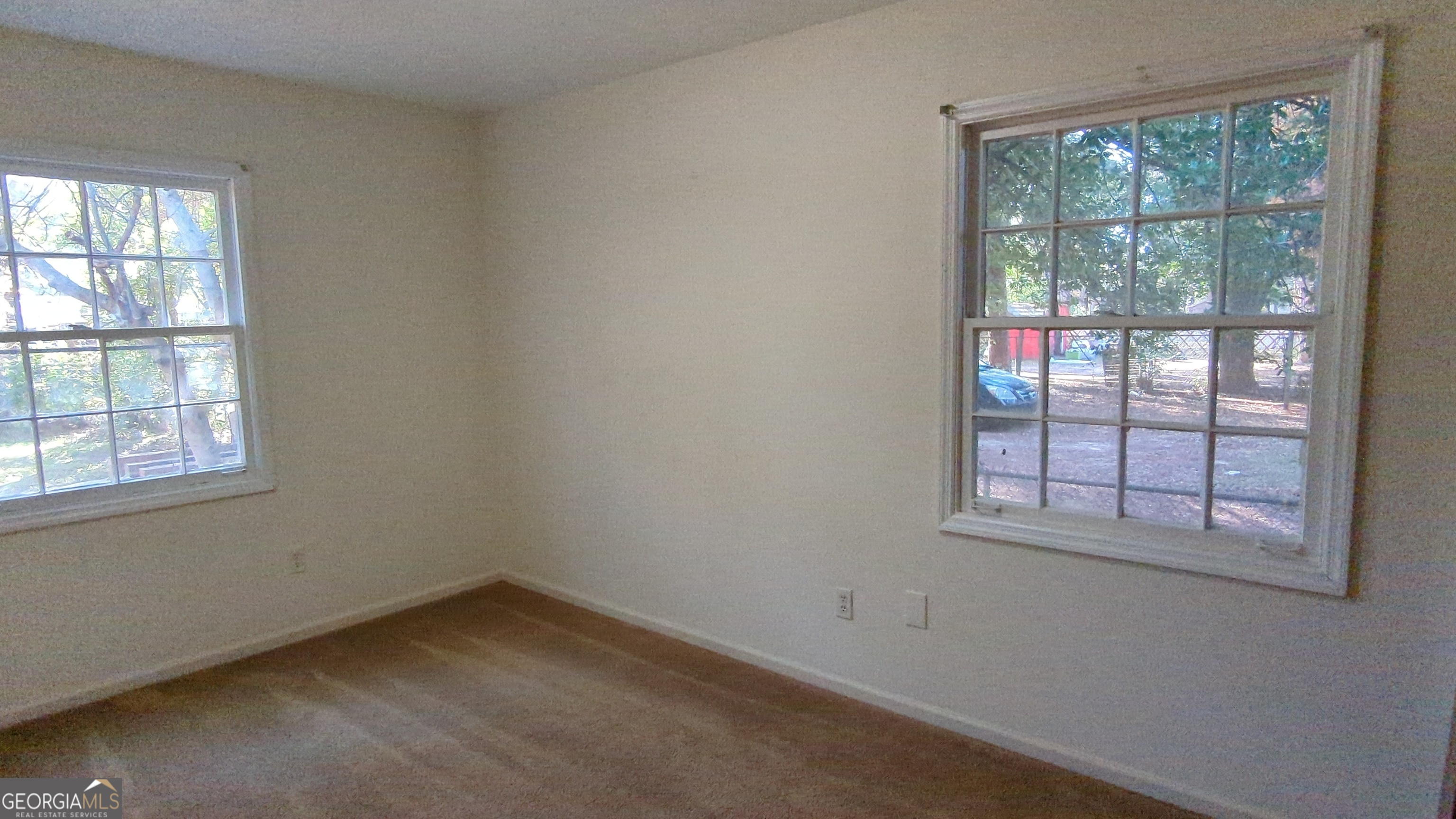 906 Holloway AVE