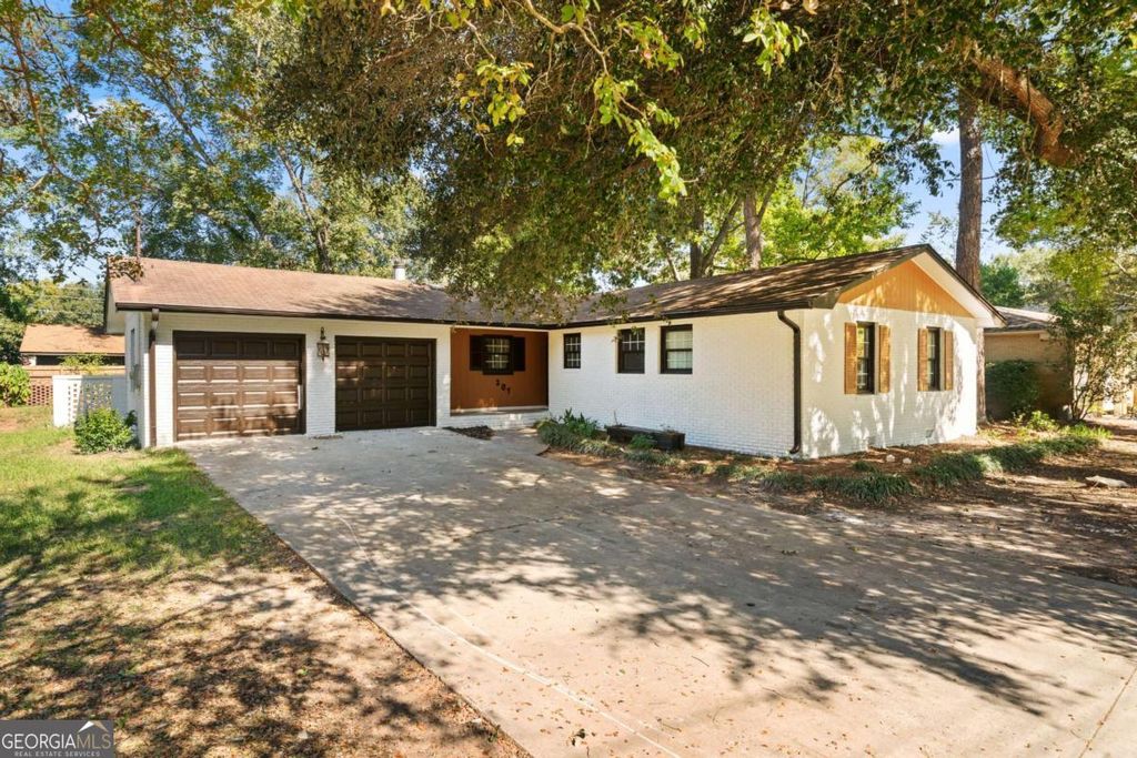 Photo of 207 Tanglewood Drive, Warner Robins, GA 31093 (MLS # 10652309)