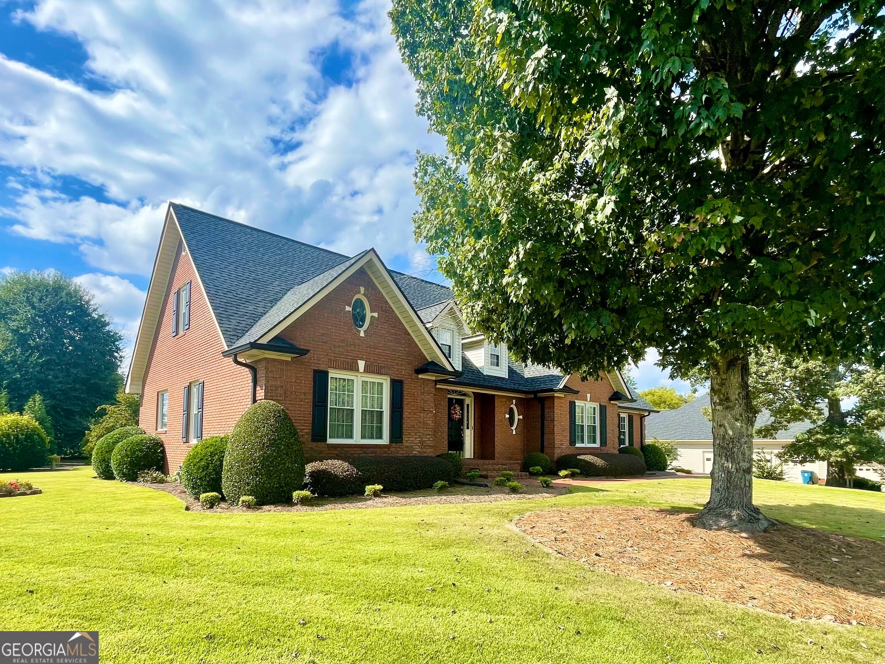 106 Etowah Dr SE