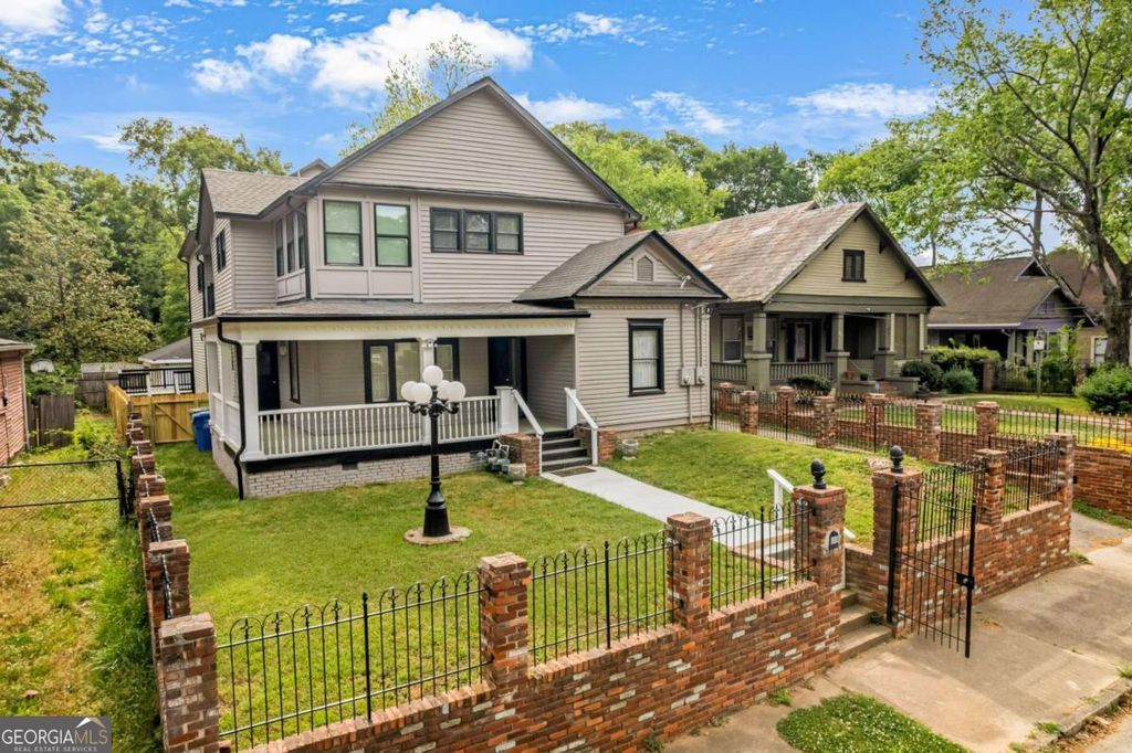 Photo of 660 Queen Street SW #B, Atlanta, GA 30310 (MLS # 10761028)