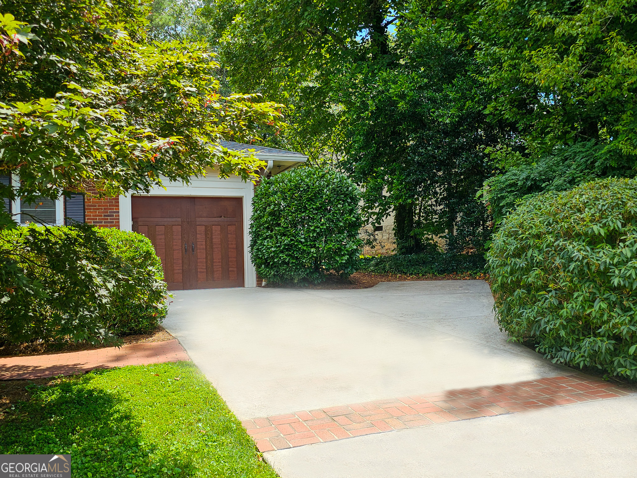 2461 Woodridge DR
