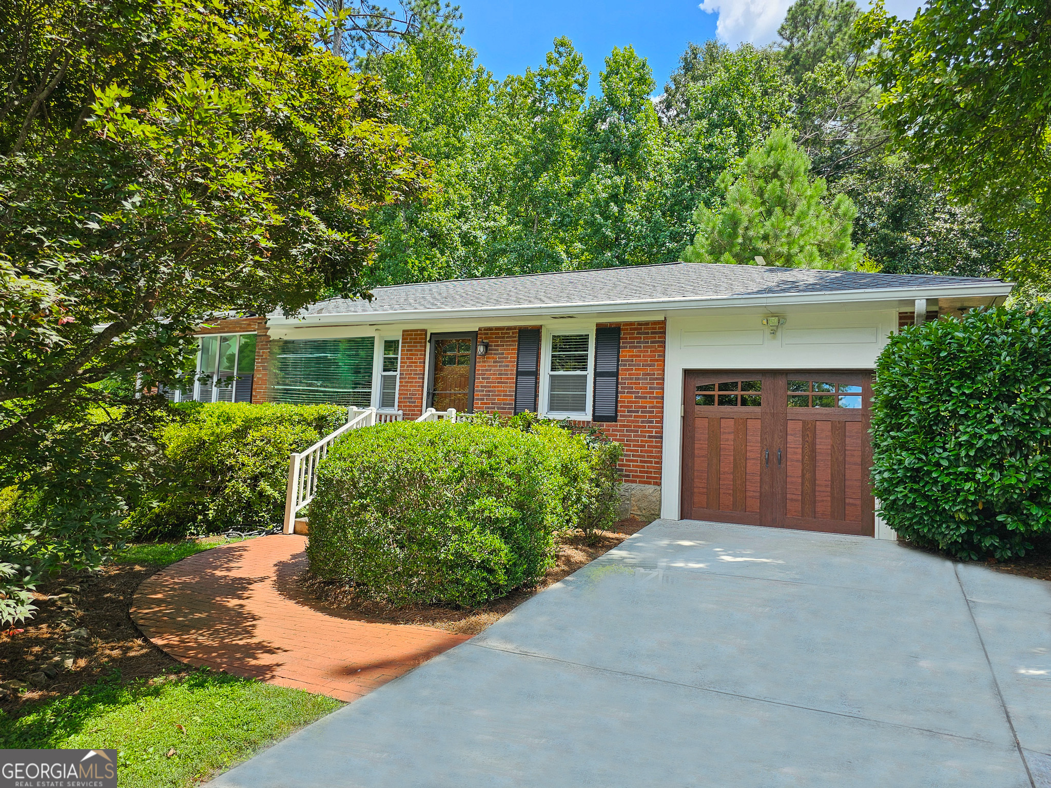 2461 Woodridge DR
