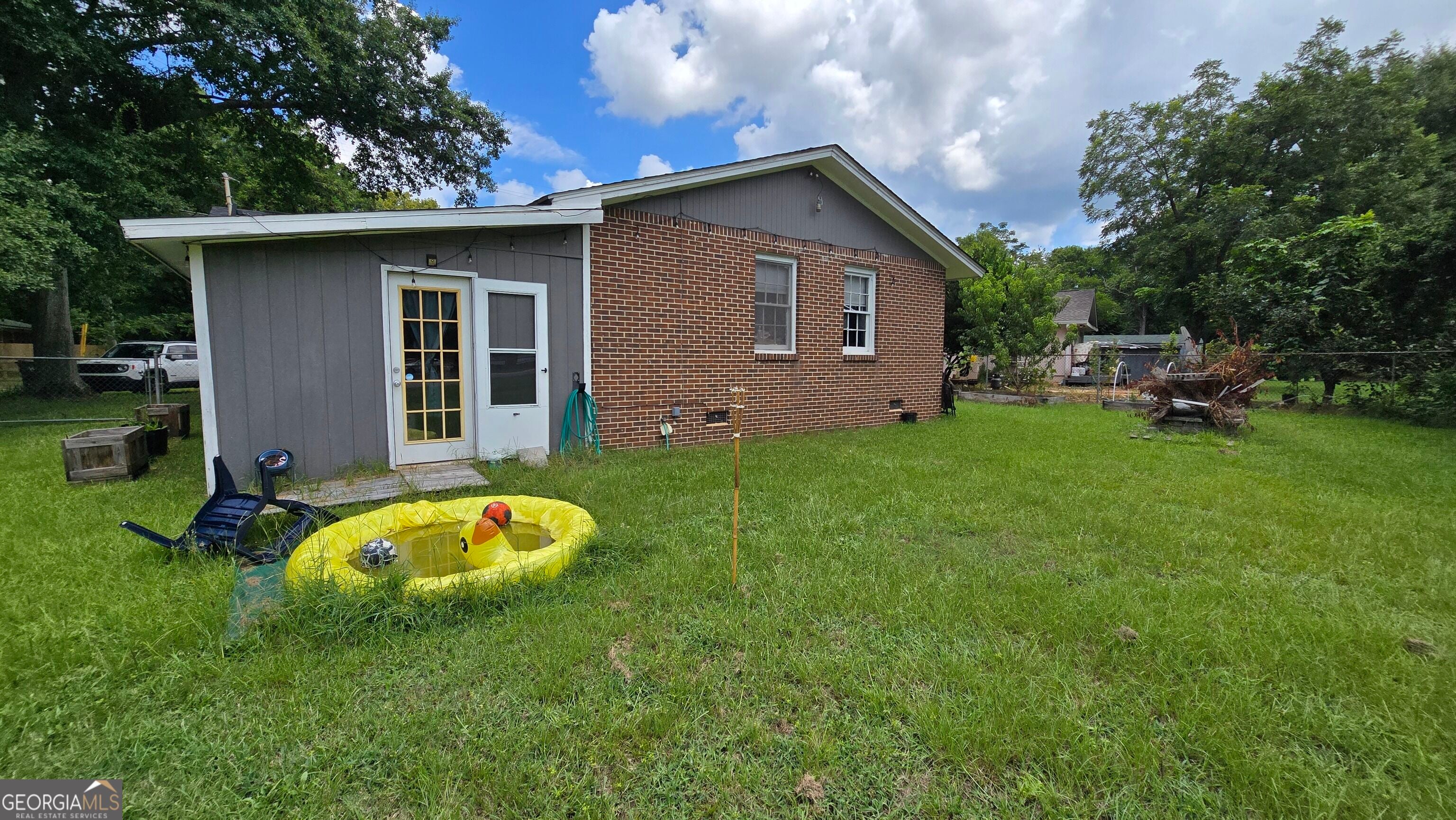 223 Meadowridge DR