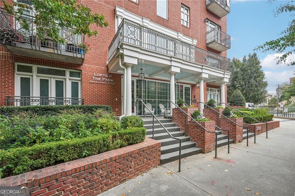 206 NE 11th ST NE 703A