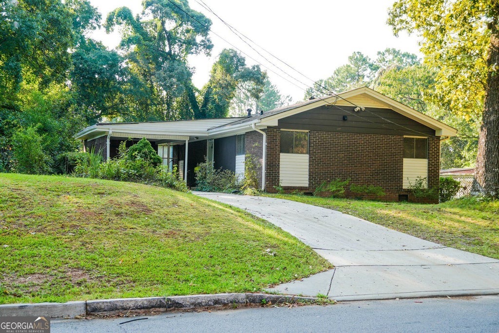 Photo of 927 Rowland Street, Clarkston, GA 30021 (MLS # 10846743)