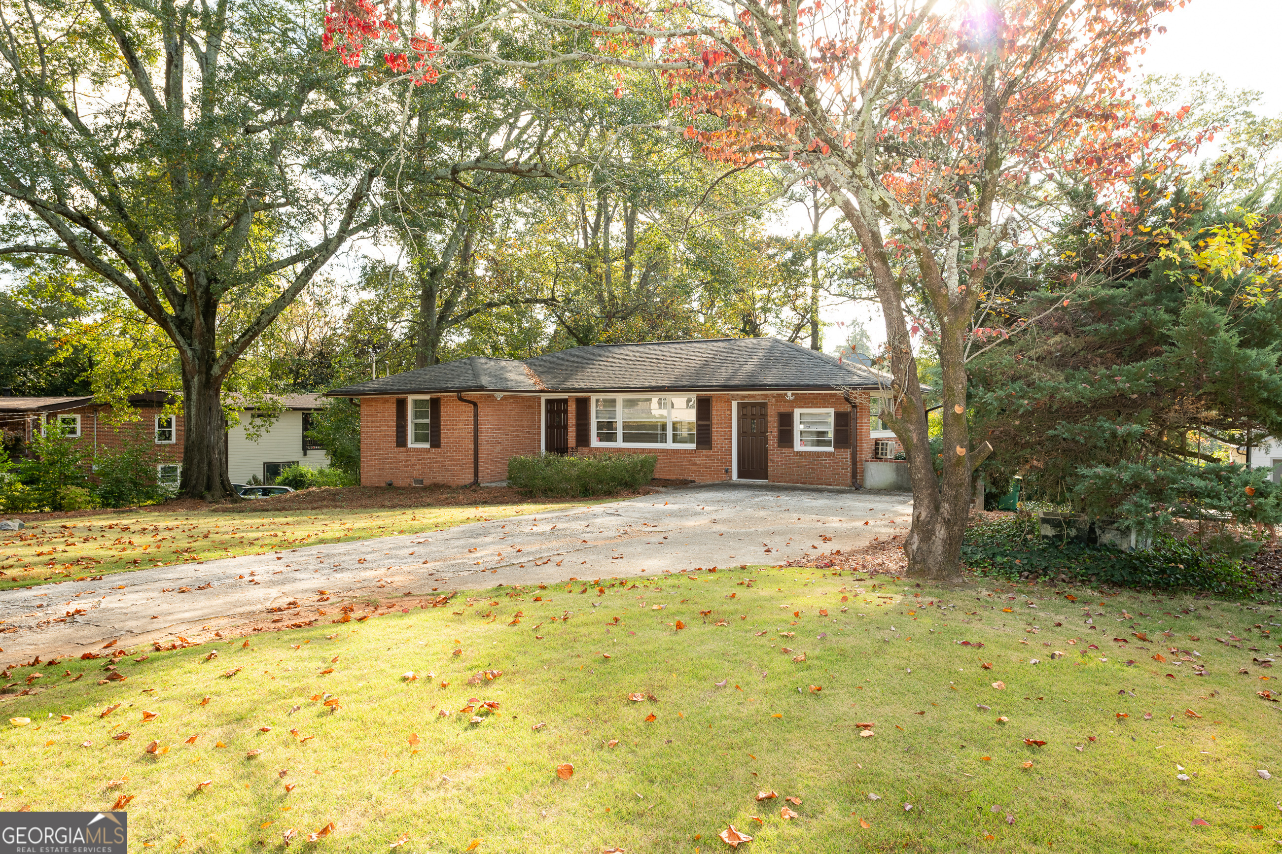 6332 N Hampton DR