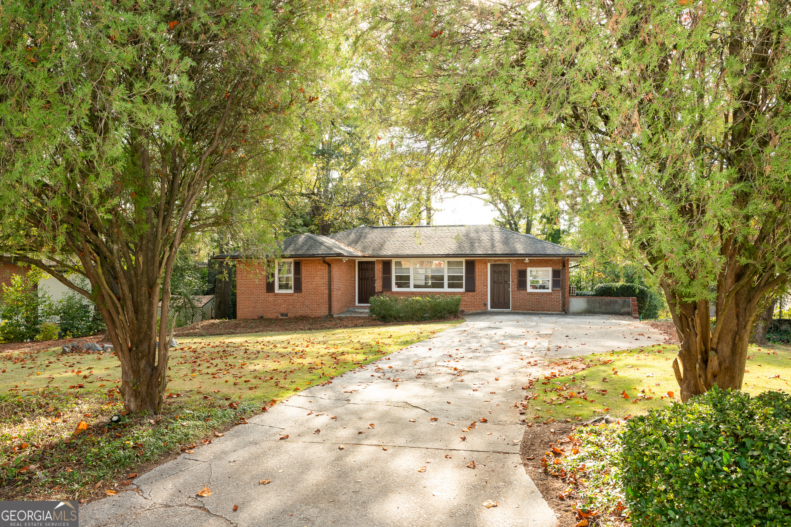 6332 N Hampton DR