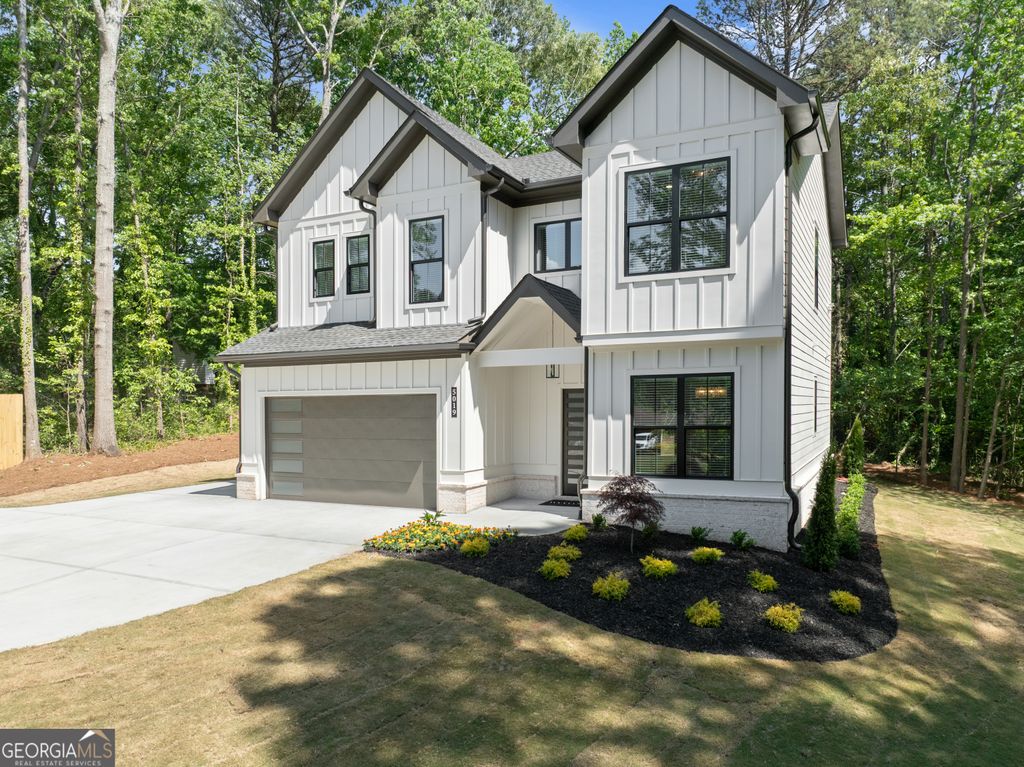 Photo of 5019 Nichols Drive, Flowery Branch, GA 30542 (MLS # 10739539)