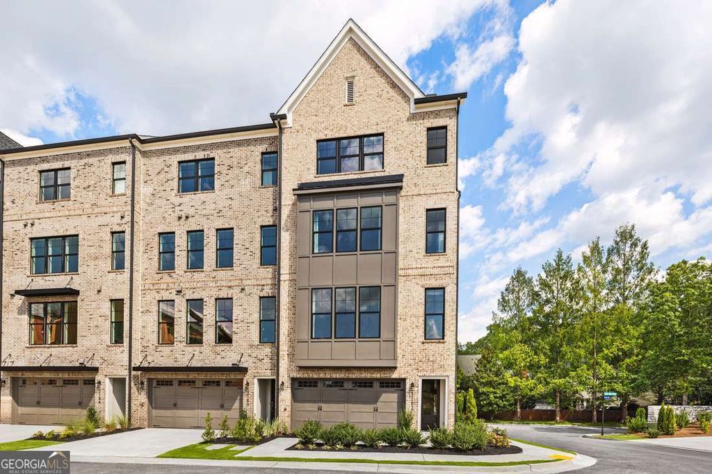 Photo of 2248 Crestview Drive #33, Brookhaven, GA 30319 (MLS # 10673584)