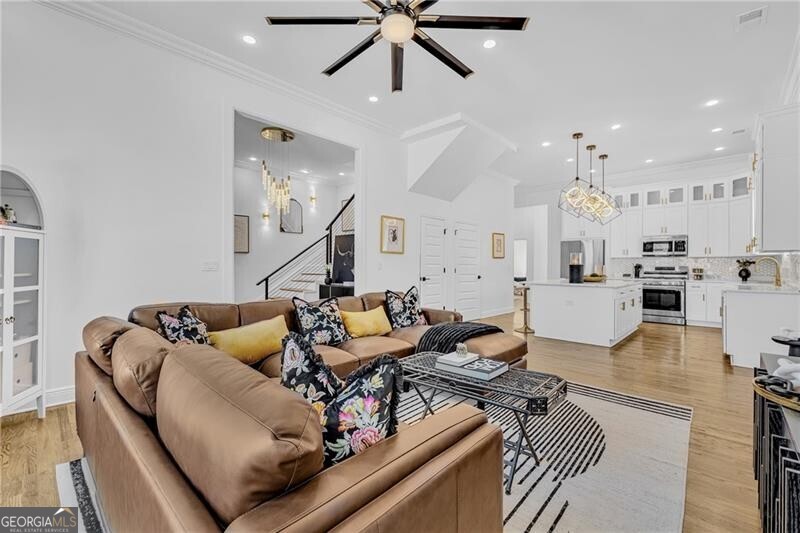 Atlanta, Georgia 30337, United States, 5 Bedrooms Bedrooms, ,4 BathroomsBathrooms,Residential,Active,105808