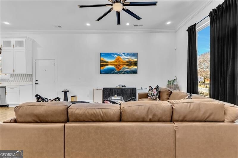 Atlanta, Georgia 30337, United States, 5 Bedrooms Bedrooms, ,4 BathroomsBathrooms,Residential,Active,105808