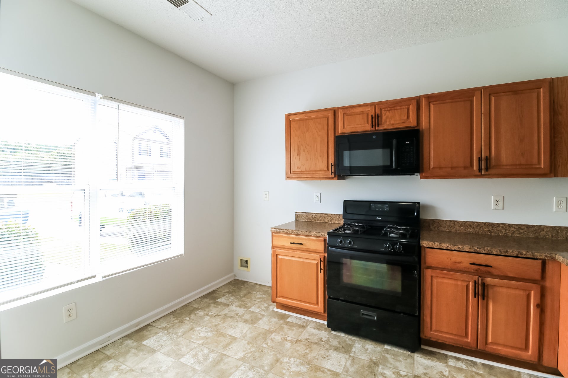 6090 Oak Bend CT