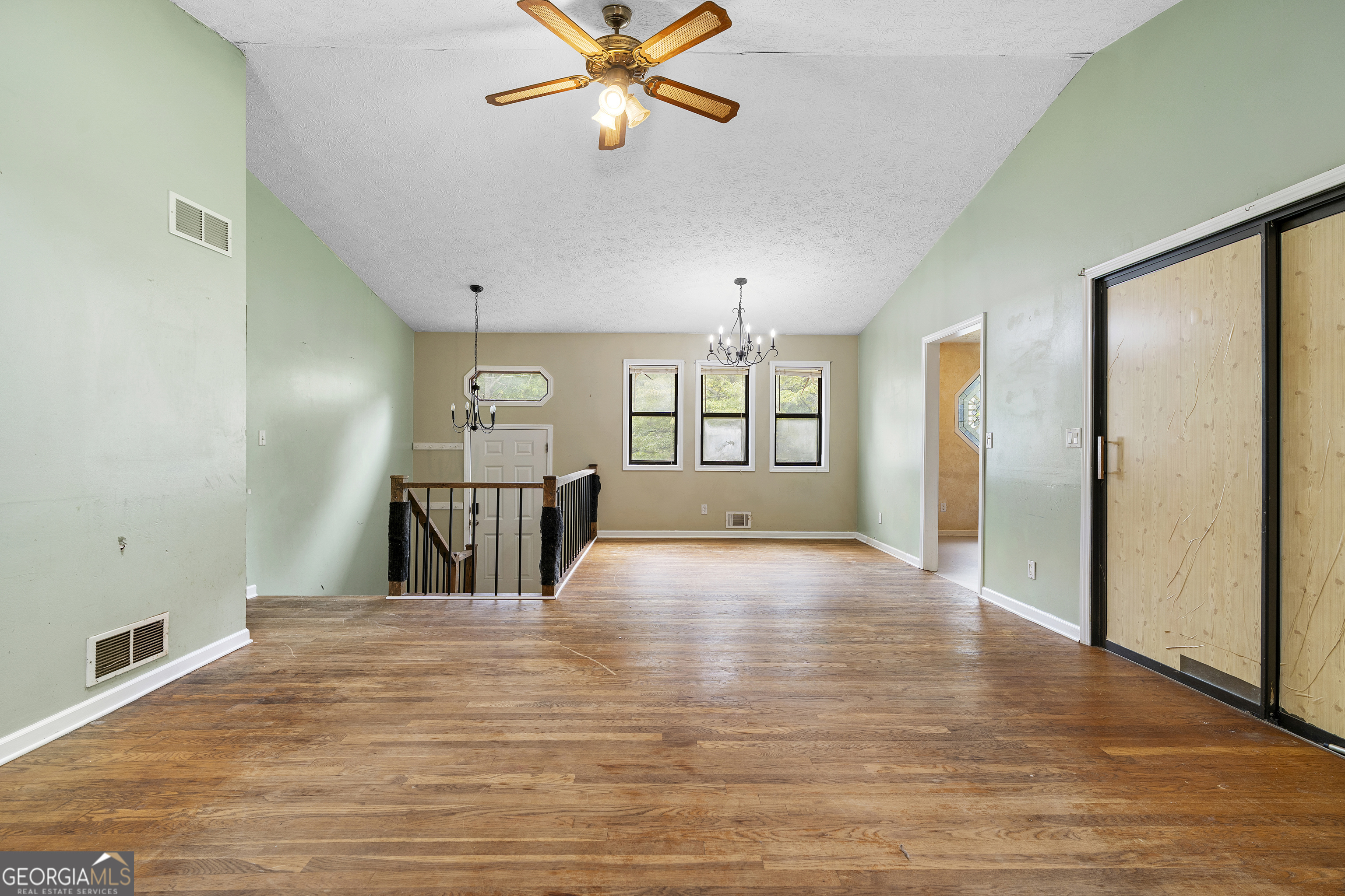442 Monroe CT NW