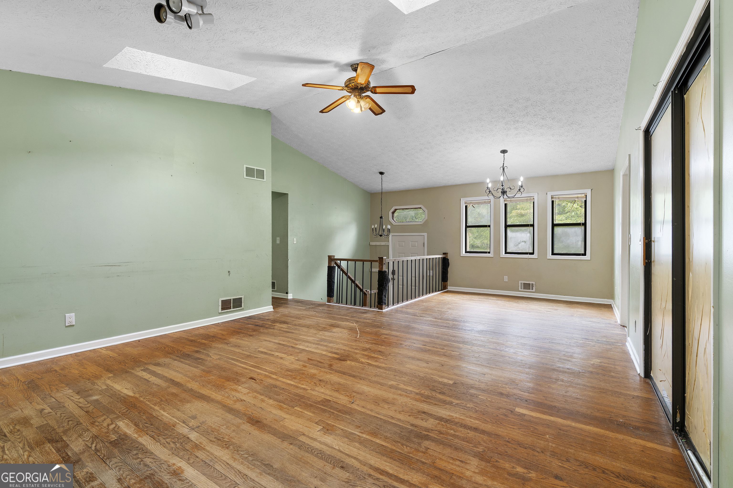 442 Monroe CT NW