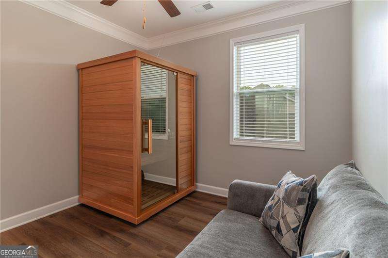 Hickory Manor - Residential