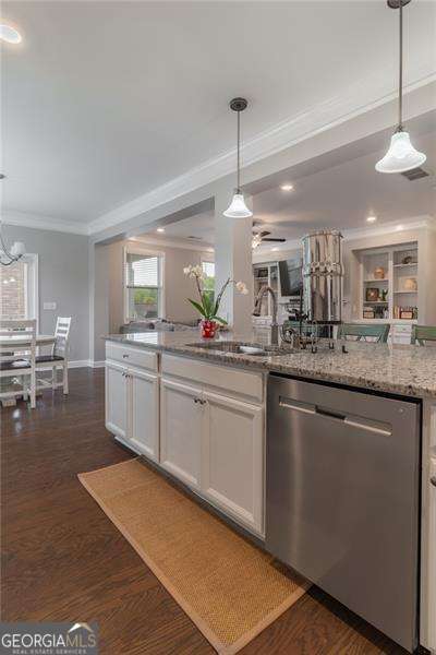 Hickory Manor - Residential