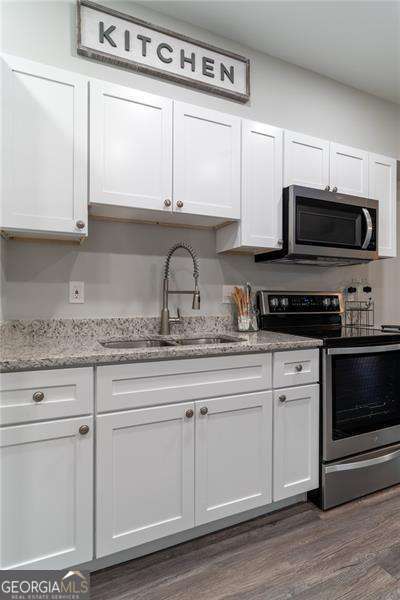 Hickory Manor - Residential