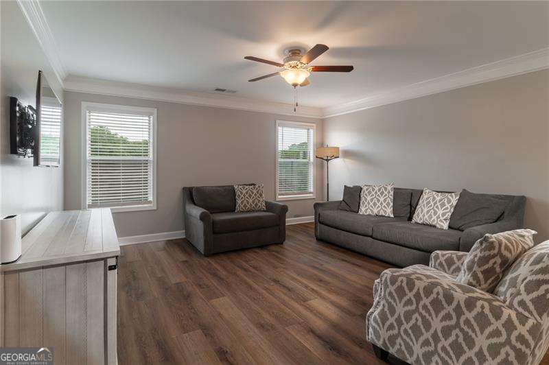 Hickory Manor - Residential