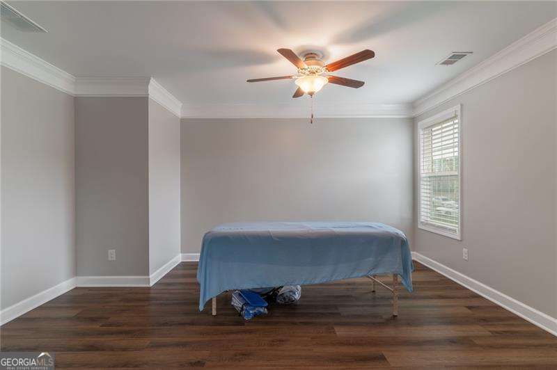 Hickory Manor - Residential