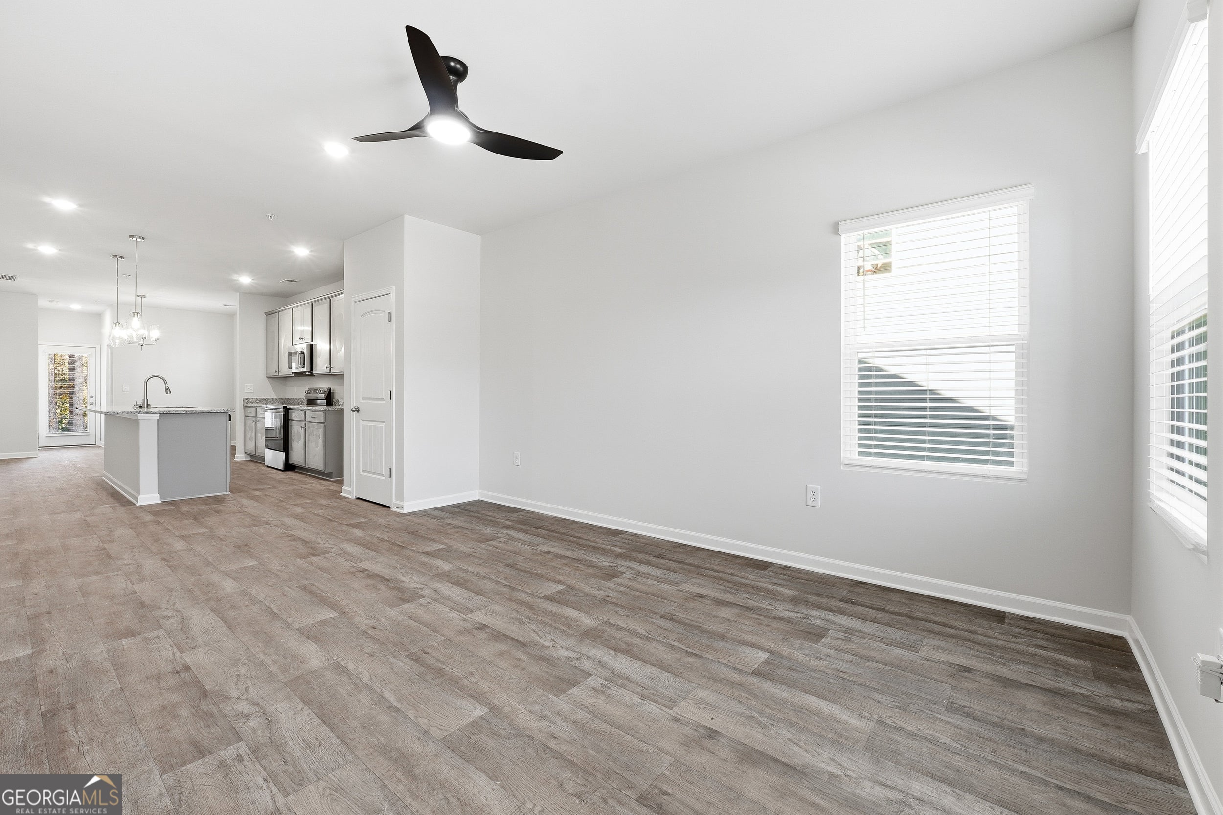 8336 Columbia CT