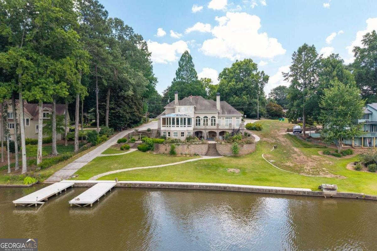 2220 EMERALD DR