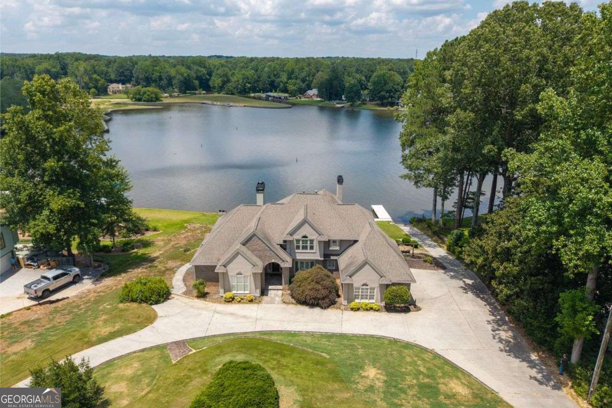 2220 EMERALD DR