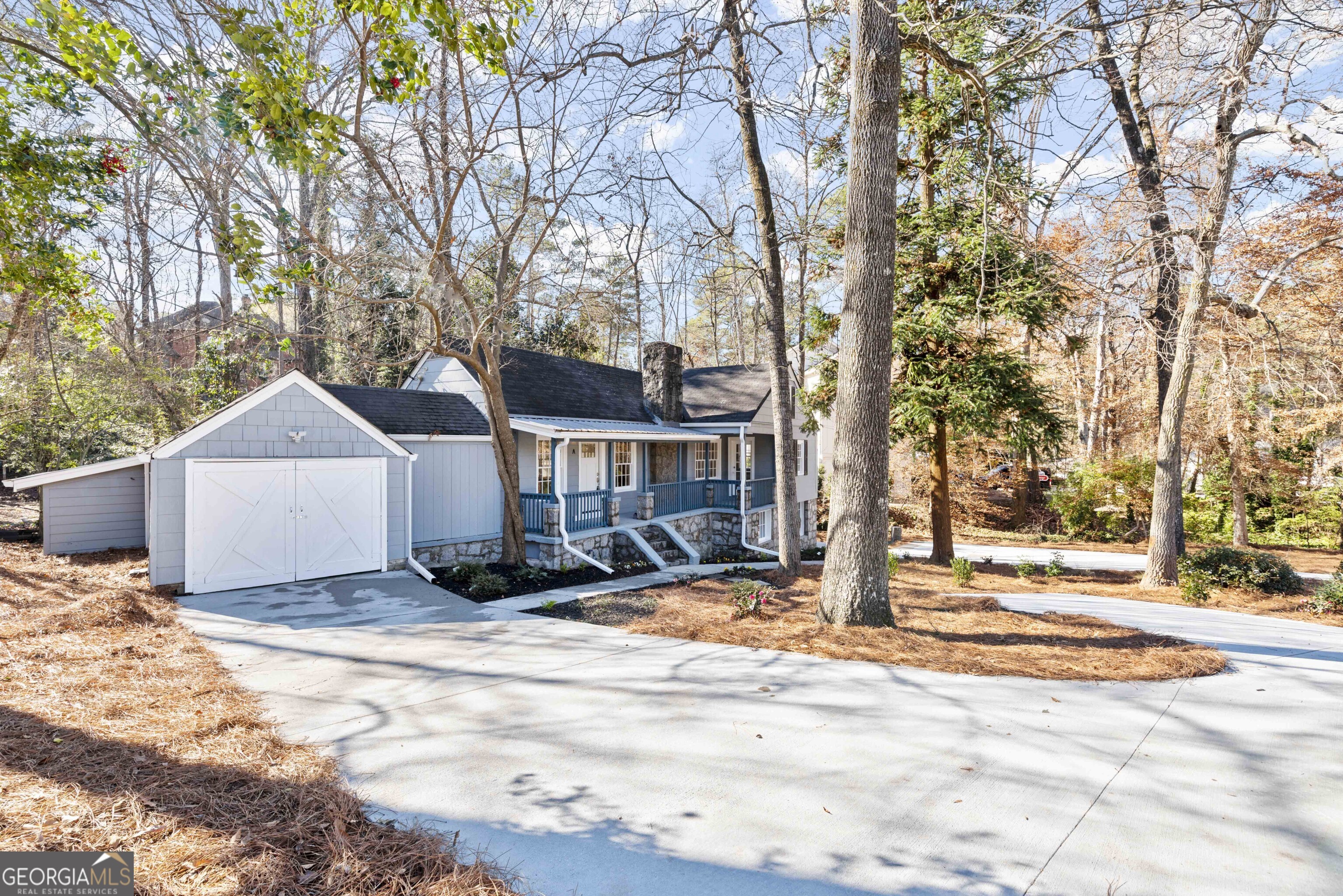 3310 E Roxboro RD NE