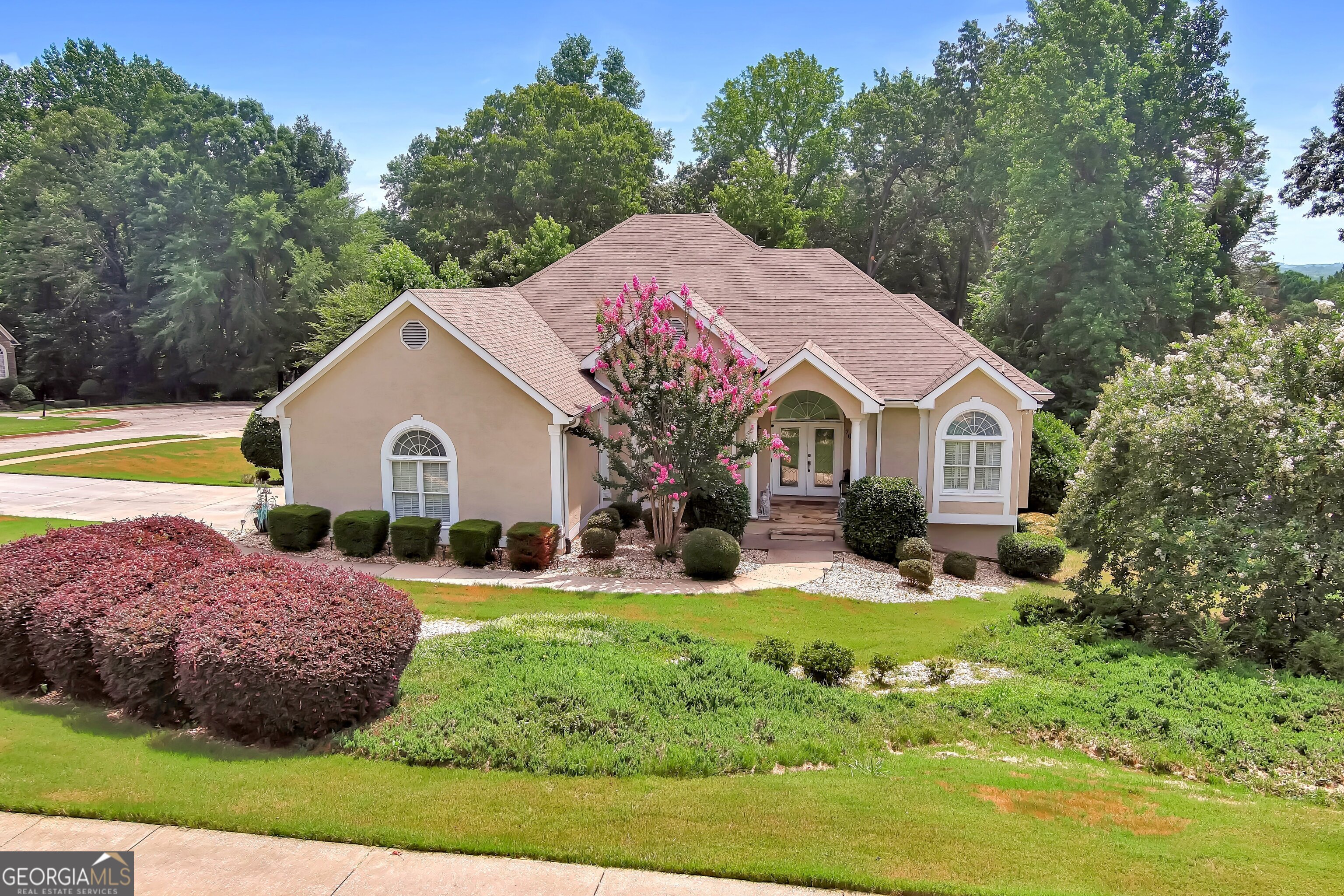 704 Deerwood DR