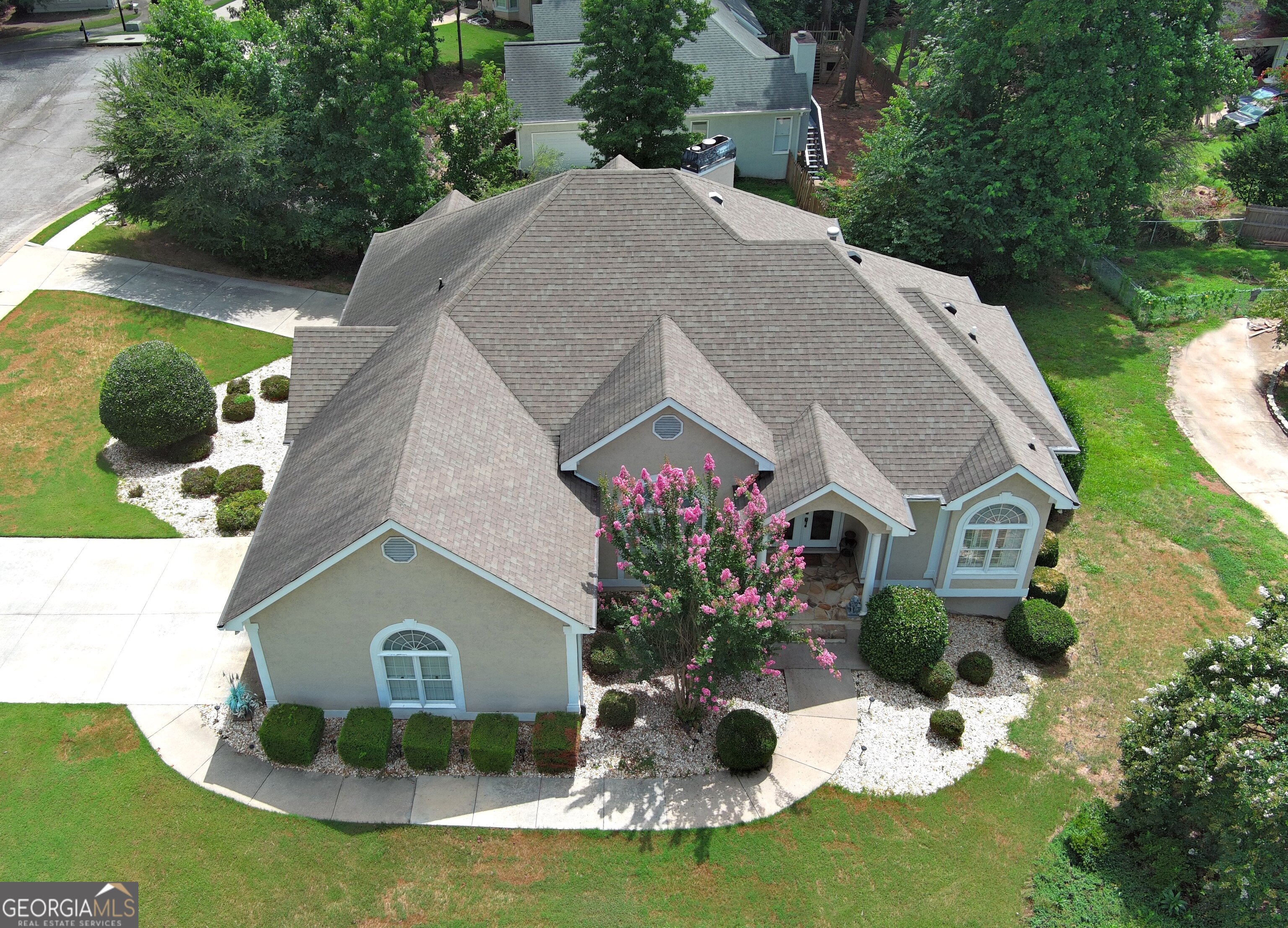 704 Deerwood DR