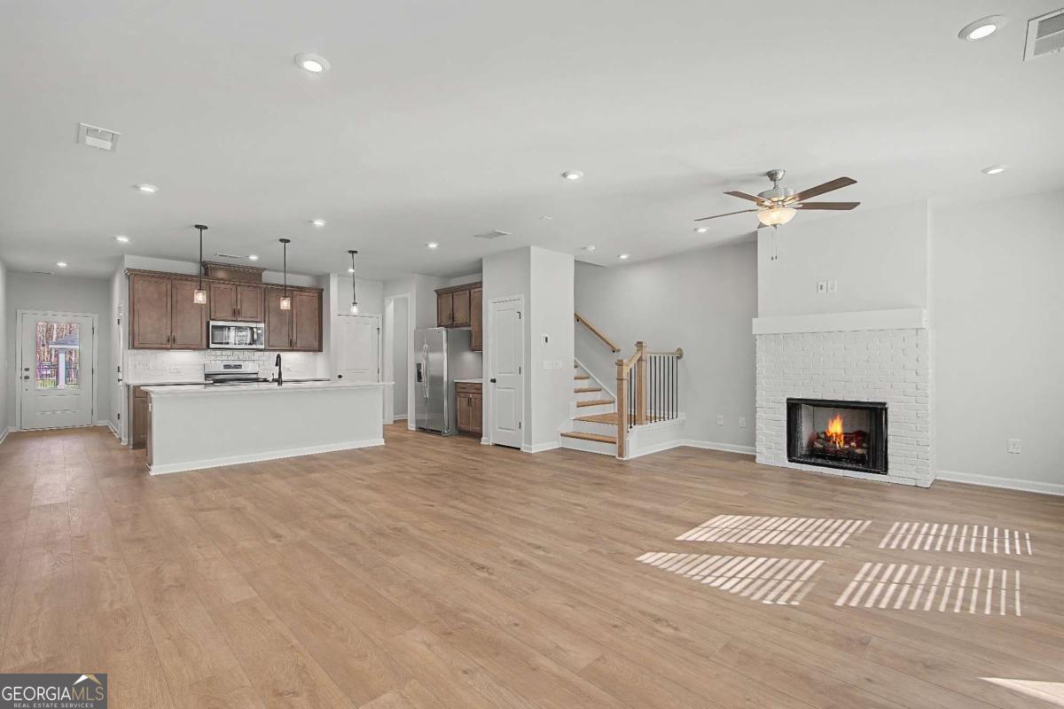 5665 Tillman WAY