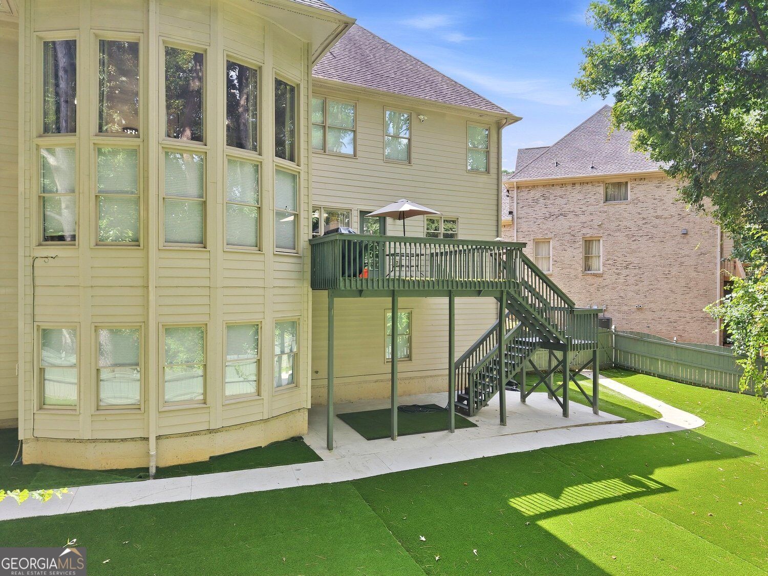 1420 Cresthaven RD