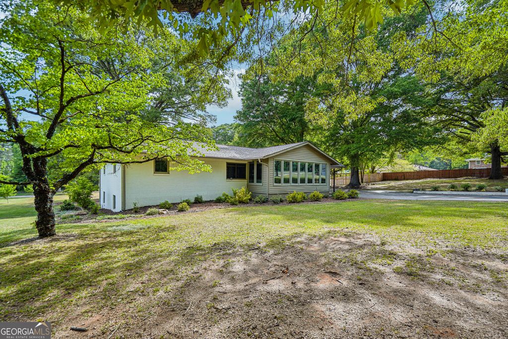 Photo of 1679 Seayes Road SW, Mableton, GA 30126 (MLS # 10740985)