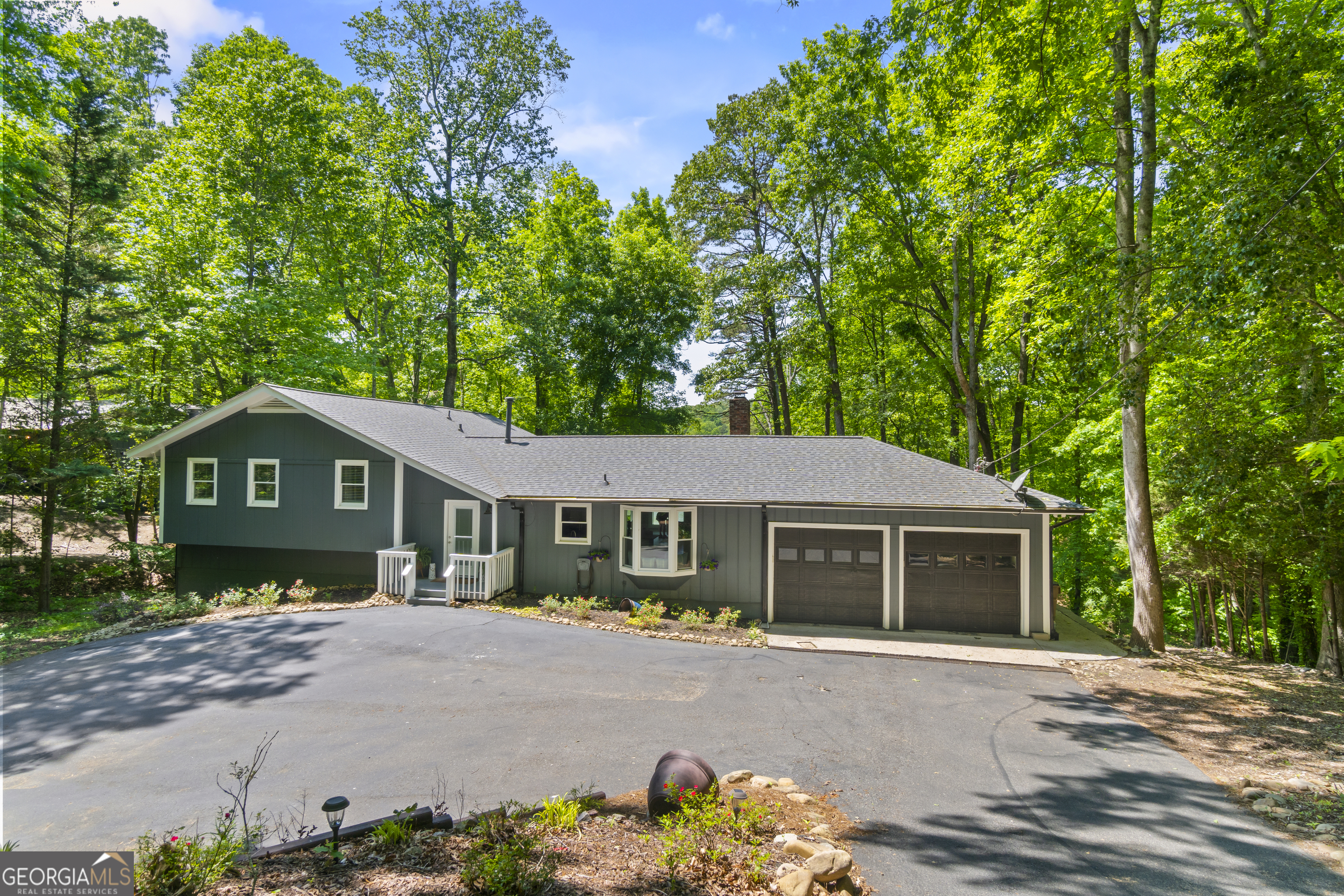 3928 Lake CT