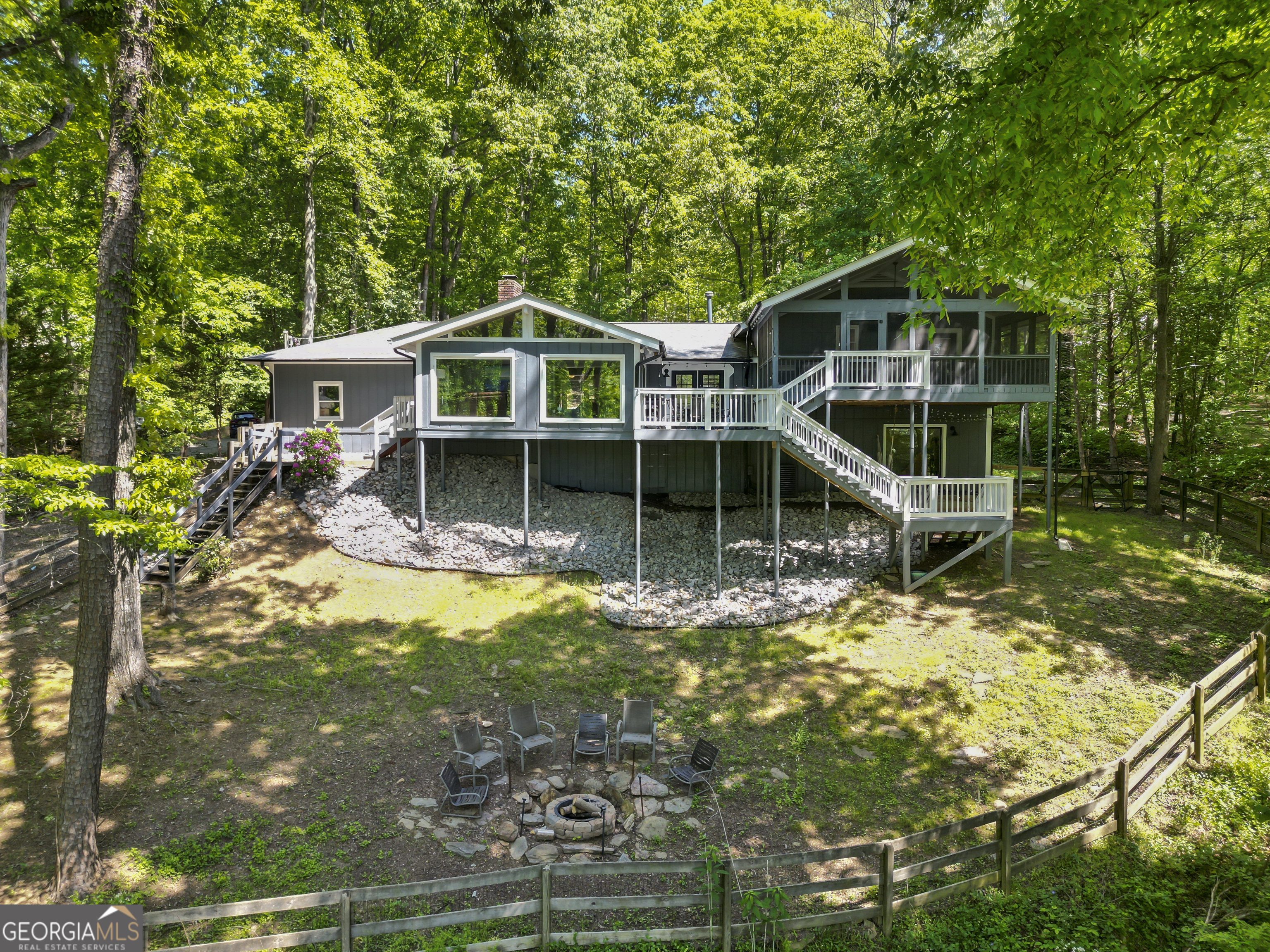 3928 Lake CT