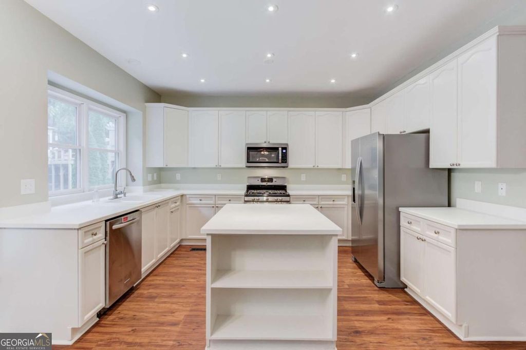 Photo of 6380 Grand Magnolia Drive, Buford, GA 30518 (MLS # 10769409)
