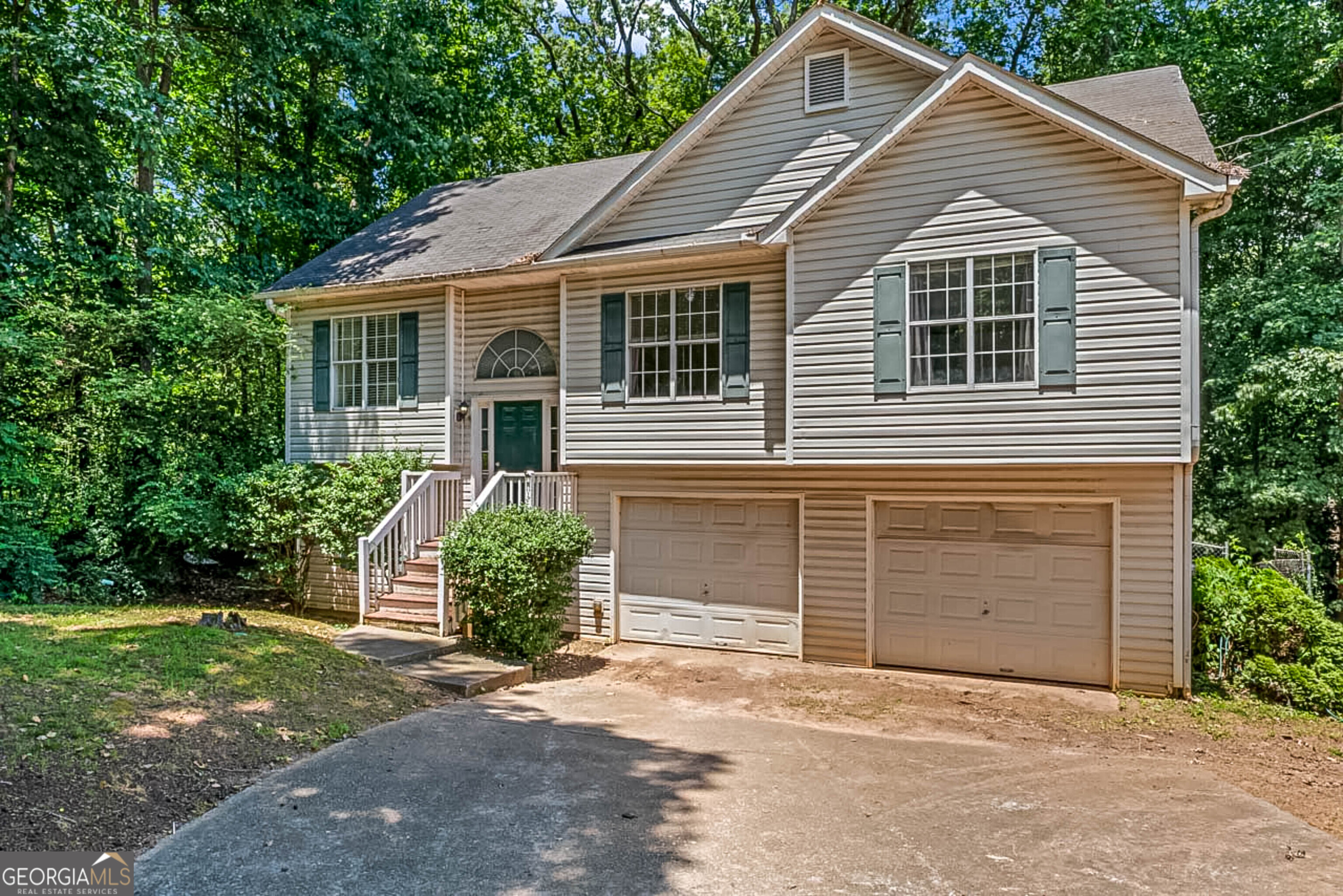 400 Camilla CIR SW