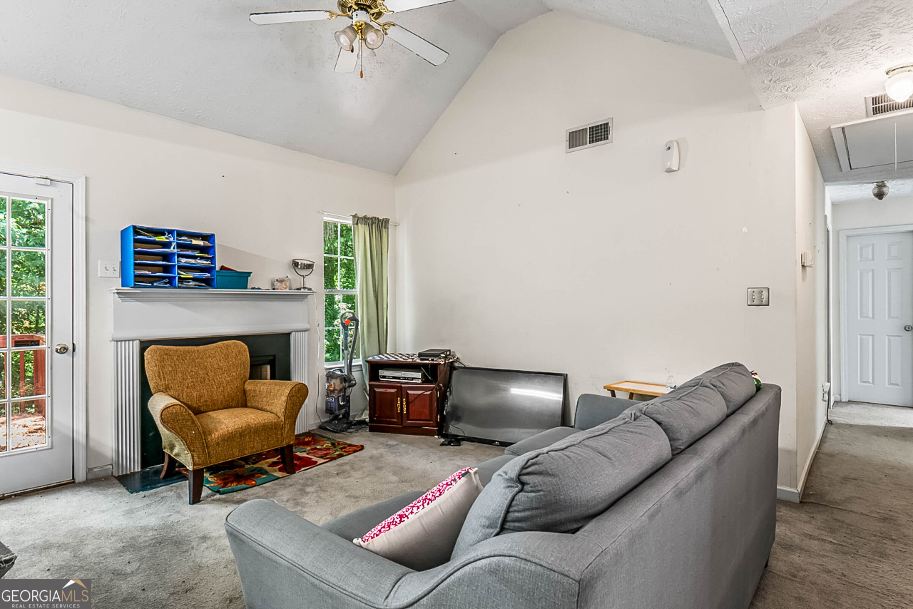 400 Camilla CIR SW