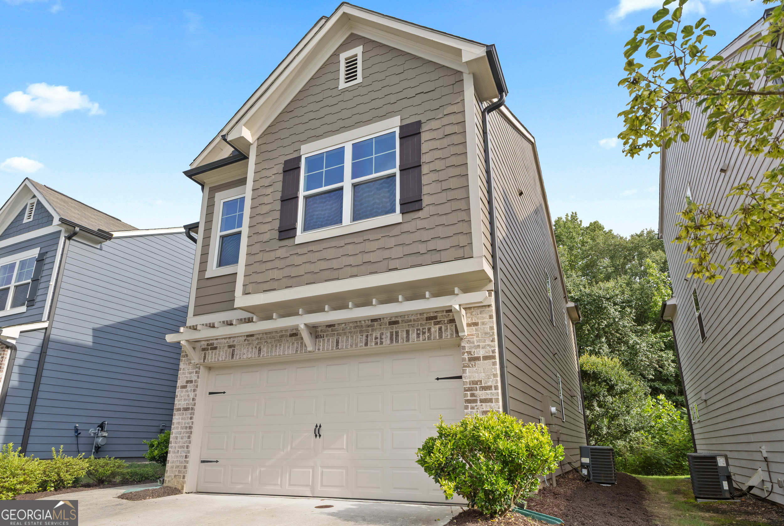 2111 Westside DR