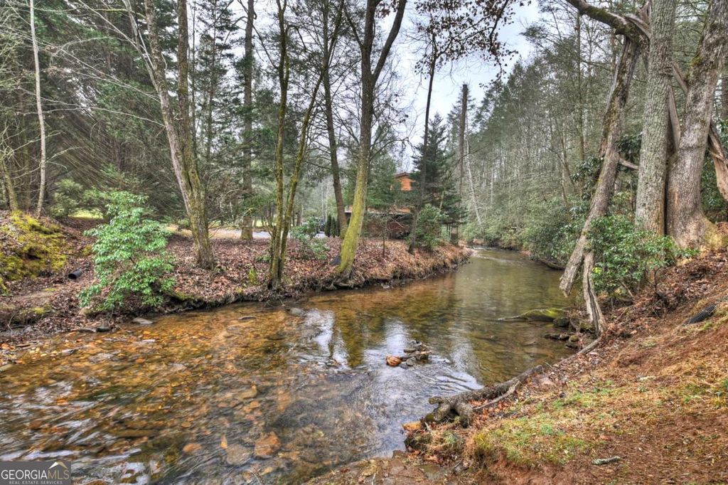 Photo of 111 Laurel Crossing, Blue Ridge, GA 30513 (MLS # 10670560)